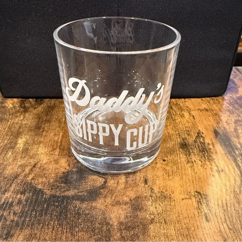 Daddy's Sippy Cup Rocks Glass - Picture 2 of 5